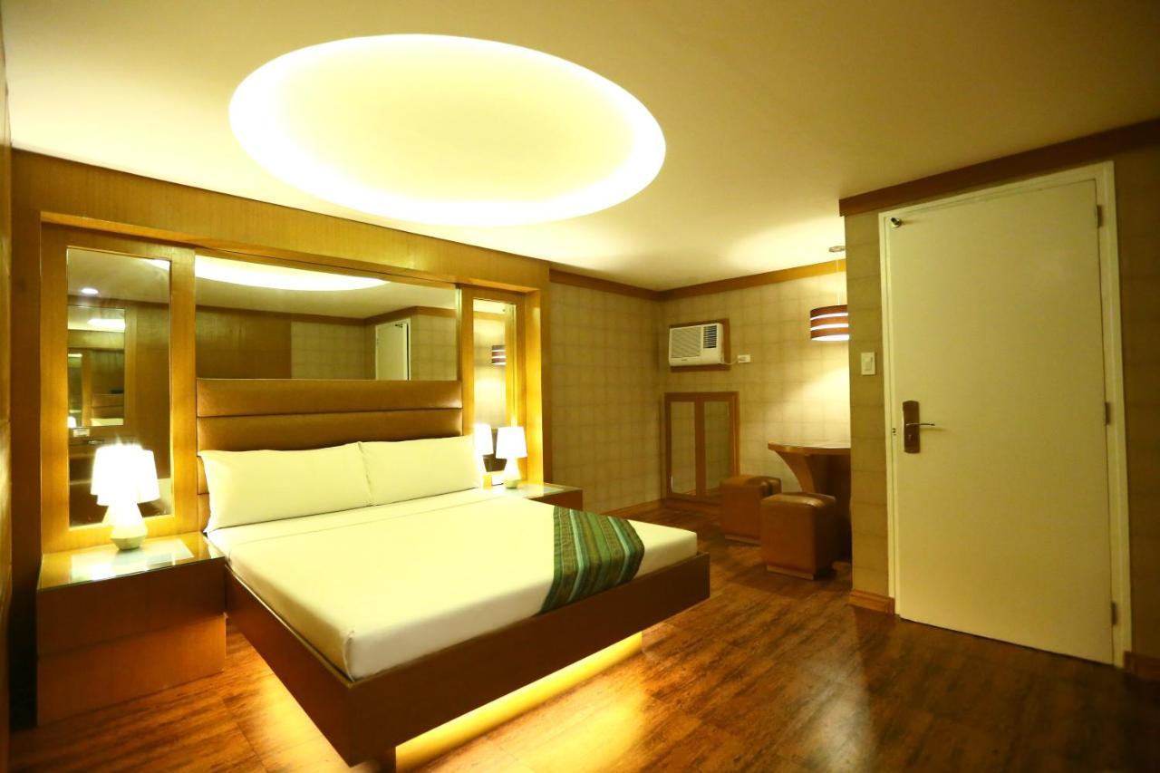 Hotel Ava Cuneta Pasay Exterior foto