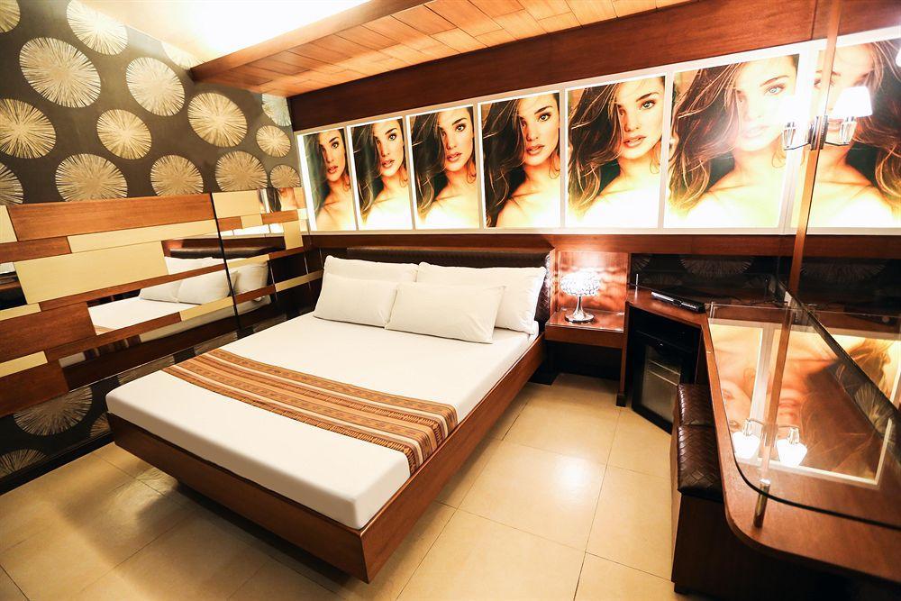 Hotel Ava Cuneta Pasay Exterior foto