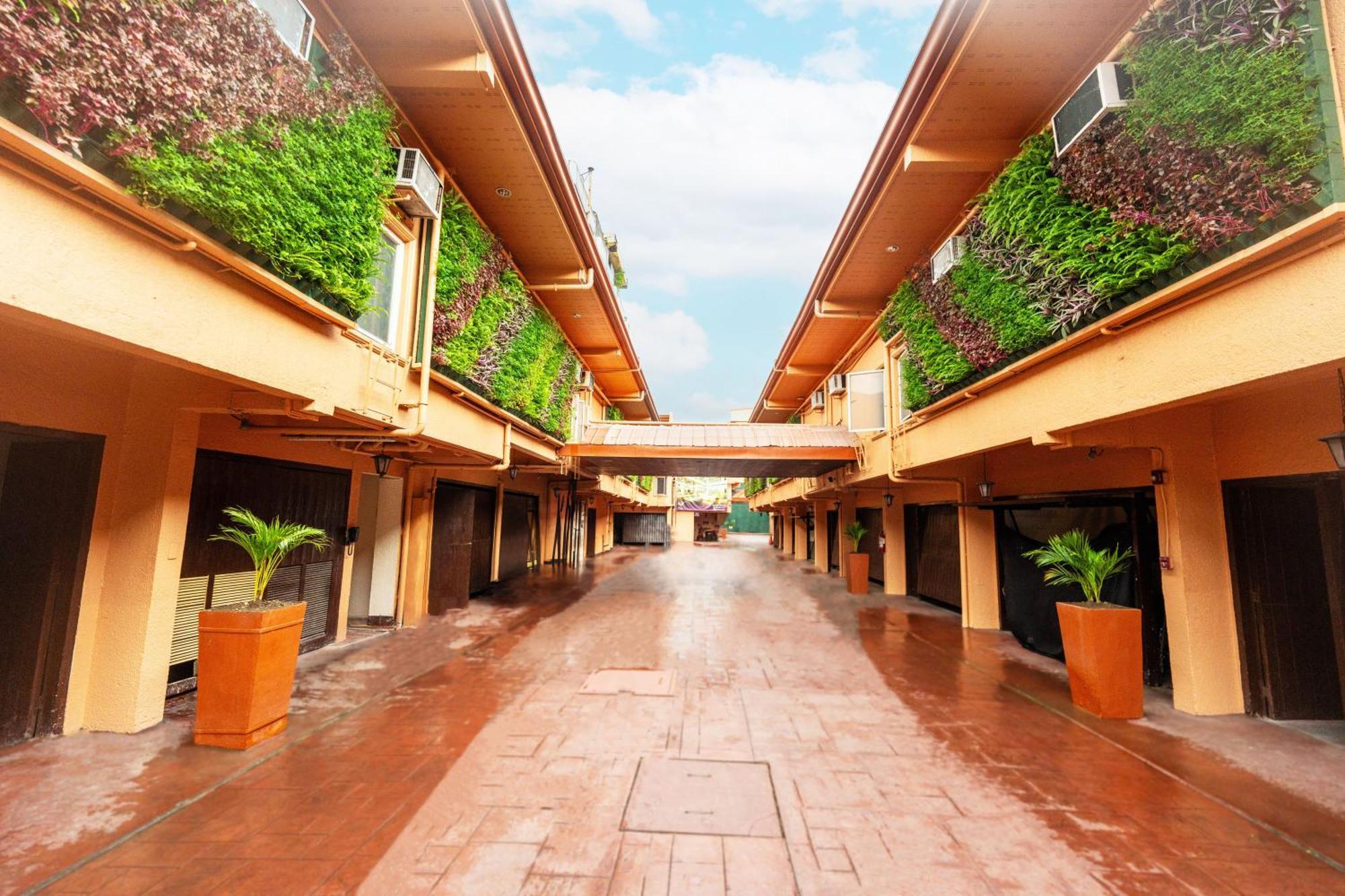 Hotel Ava Cuneta Pasay Exterior foto